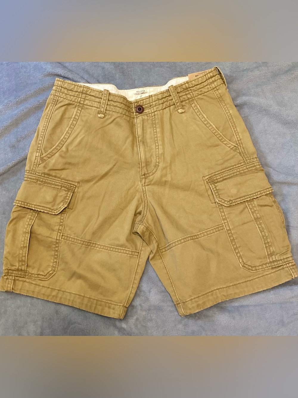 NWT Hollister Classic Cargo Fit Shorts Men’s Size 31 Khaki Tan Knee Length